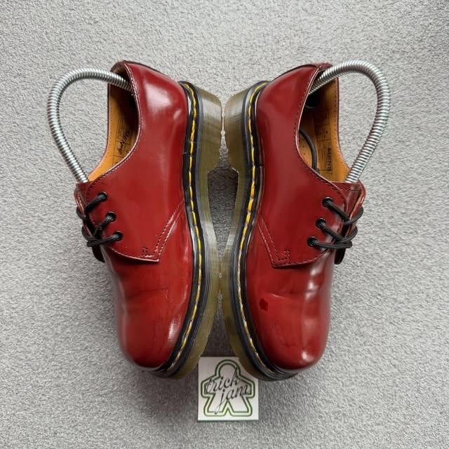 DR. MARTENS 1461 CHERRY RED (Category: Loafers) located in Cagayan de Oro. Submitted by huntbytrickjam.v2 (Listing ID 1464305728, Image 3). Description: DR. M-RTENS 1461 CHERRY RED US 5 WMNS / EURO 36 / CM 22 EXCELLENT Pair Only Sign of Usage M - 1599.