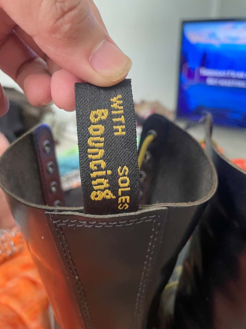 Dr. Martens 1914 14-eye boots (Category: Boots) located in Manila. Submitted by sumnsakred (Listing ID 1464197627, Image 3). Description: Rush 6500 natambak lang ng ilang buwan. Sa gigs ko lang nagagamit rfs: need cash.