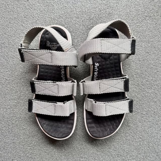 DR. MARTENS MALDON SANDALS (Category: Slippers & Slides) located in Cagayan de Oro. Submitted by huntbytrickjam.v2 (Listing ID 1464318878, Image 1). Description: DR. M-RTENS MALDON SANDALS US 8 / EURO 41 / CM 26 EXCELLENT Pair Only No Issue M - 1599.