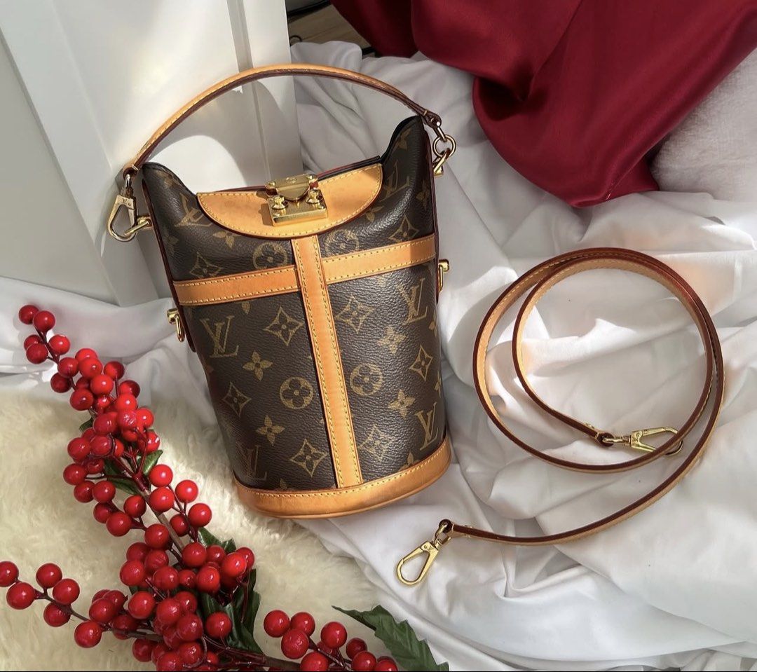 Duffle LV coded (Category: Luxury Bags & Wallets) located in Pasay City. Submitted by clothesfindph (Listing ID 1464170838, Image 1). Description: Cod via lalamove.