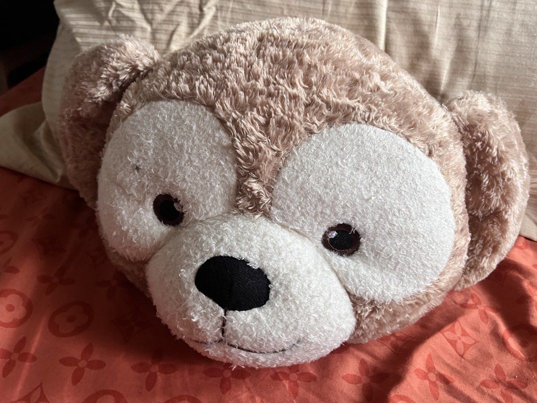 Duffy bear head pillow (Category: Plushies & Soft Toys) located in Paranaque City. Submitted by bonsaiart (Listing ID 1464161628, Image 1). Description: Pre owned Minor flaw: with pen stain eye part see pic for reference As is 450(fixed)+ sf Payment first policy (gcash/ paymaya) Shipping ONLY (J&t) NO TO COD NO TO MEETUP NO TO COP (LBC) No breaking of set or bundle.