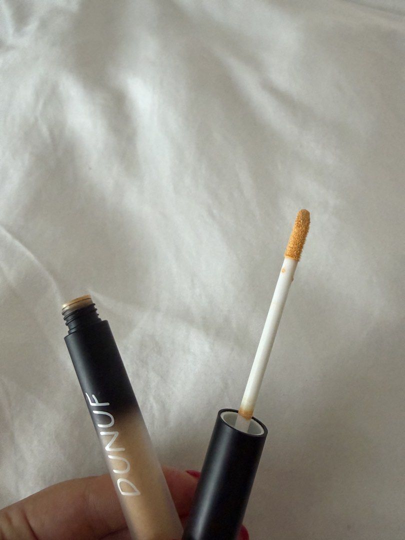 DUNUF Liquid Lipstick 19# Peach Nude (Category: Makeup) located in Manila. Submitted by mengxir20193848 (Listing ID 1464195362, Image 2). Description: - DUNUF Liquid Lipstick - Shade: 19 (Peach Nude) - Smooth application - Perfect for natural looks or layering - Applicator included.