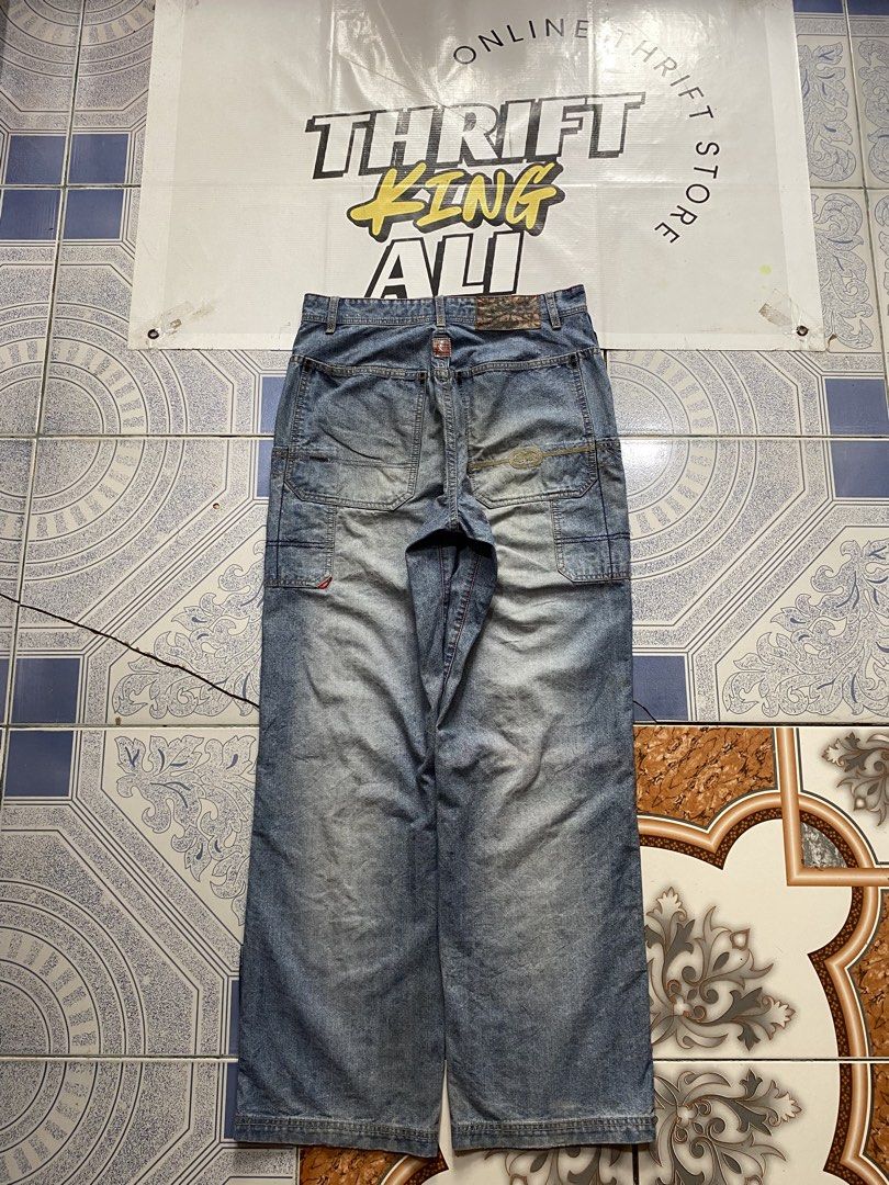 Ecko Team Rally Carpenter Baggy Pants (Category: Jeans) located in Rosario. Submitted by thrift_king_ali (Listing ID 1464277703, Image 2). Description: Ecko Team Rally Carpenter Dimes: W-32 L-43.5 Leg opening: 10 inches need wash excellent condition 1500+sf.