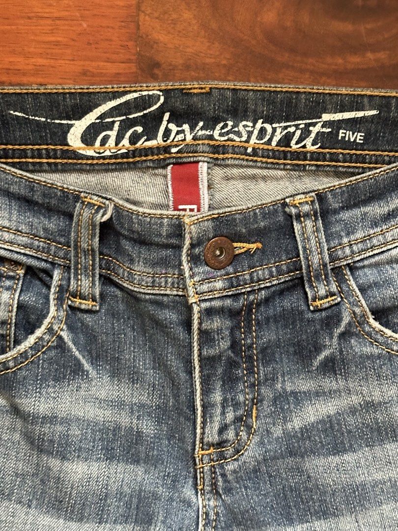EDC by Esprit capri jeans (Category: Other Bottoms) located in Cainta. Submitted by buy.preloved (Listing ID 1464217211, Image 2). Description: .