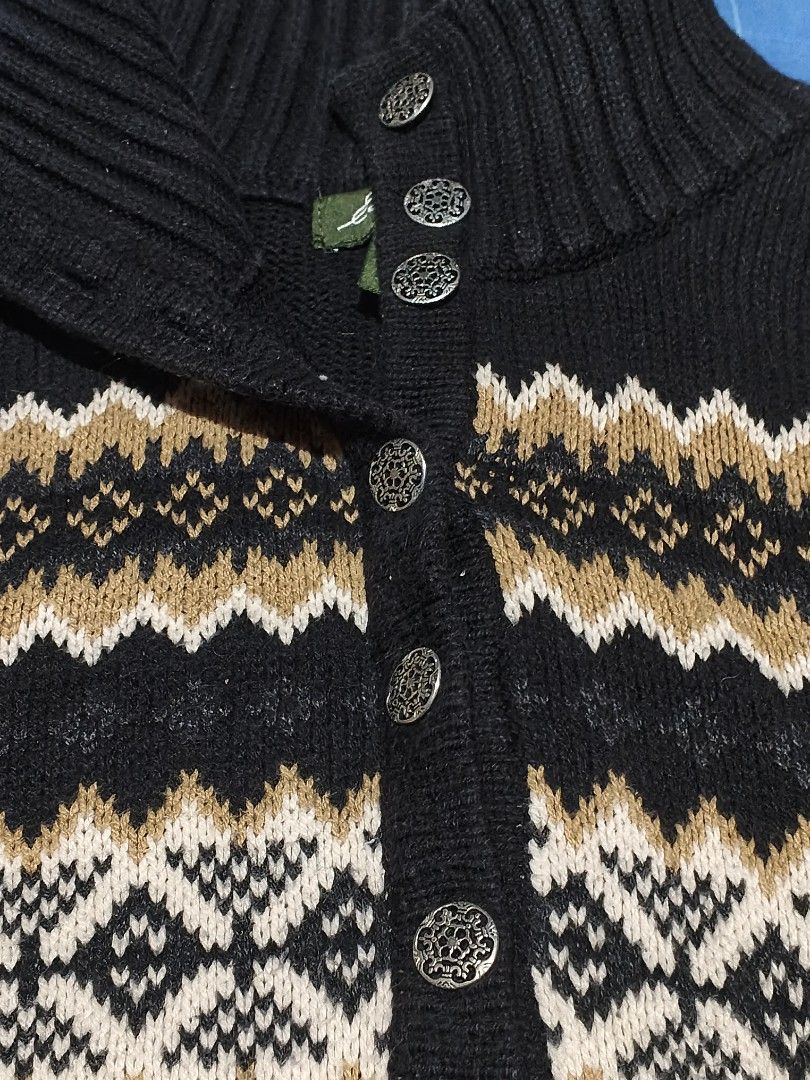 Eddie Bauer Fair Isle Quarter-Button Knit (Category: Coats, Jackets and Outerwear) located in Baguio. Submitted by oberdosed (Listing ID 1464347613, Image 3). Description: Eddie Bauer Fair Isle Half-Button Knit A heritage-style half-button sweater accented with detailed Fair Isle designs. Measurements: Length: 21" | Width: 15.5" | Sleeves: 19".