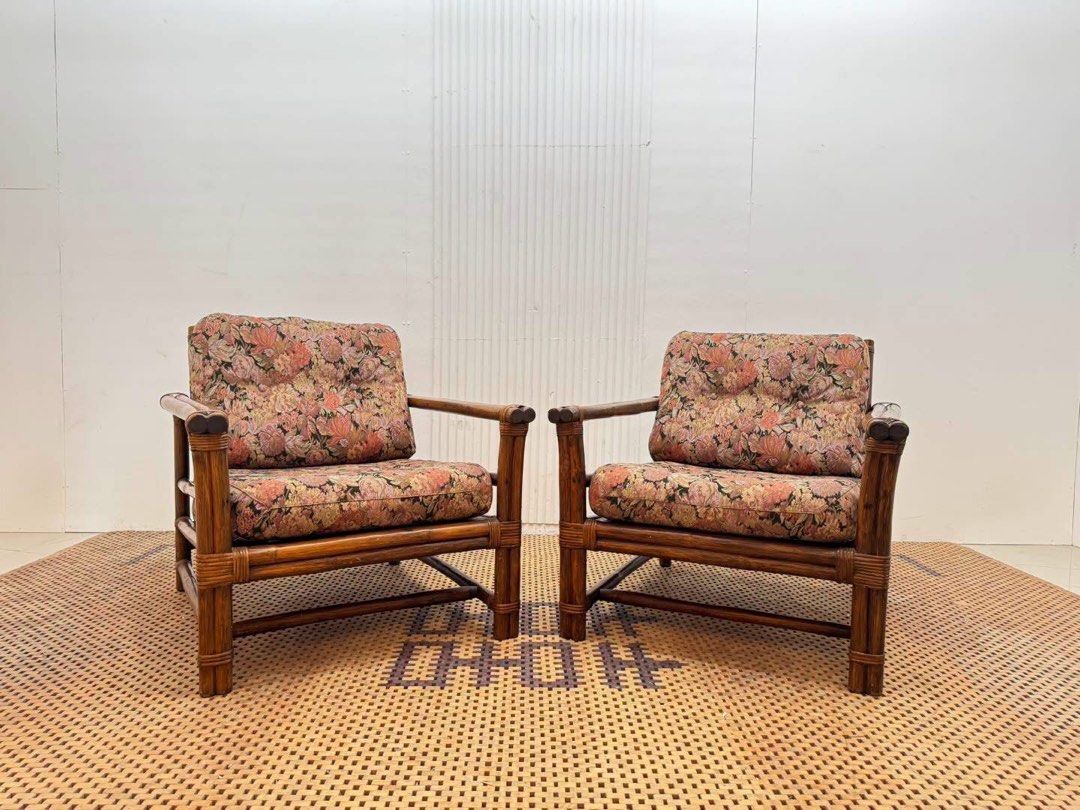 Elegant floral pattern 2-piece accent chair (Category: Other Home Furniture) located in Malolos. Submitted by ramoslaras82250 (Listing ID 1464274920, Image 2). Description: .