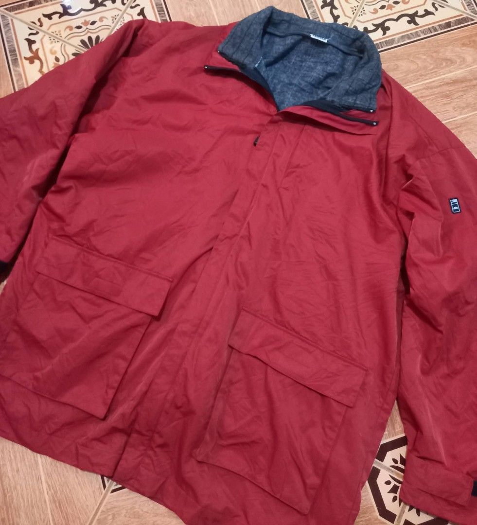 Ellesse Red Lined Jacket (Category: Coats, Jackets and Outerwear) located in Baguio. Submitted by jiannisthriftfits (Listing ID 1464343435, Image 1). Description: - Red Ellesse jacket - Grey patterned lining - Two large front pockets - Adjustable cuffs - Front zip closure - Ideal for cooler weather - Comfortable and stylish.