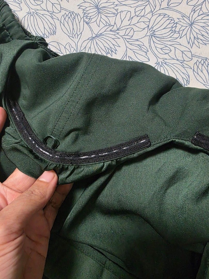 Emerald Green Off-the-Shoulder Puff Sleeve Top (Category: Blouses) located in Butuan. Submitted by edhelespyn (Listing ID 1464240704, Image 3). Description: 🌟 PLEASE READ 🌟 - Discounts for multiple buys - Cut Tag, Overrun, Never used - Can fit up to 38" bust, 31" waist - Best fit Medium (Sizing runs large) - Lined with silicone grips on the bustline - Pls add p150 for J&T shipping. - Item will come from Butuan City, Agusan del Norte. - BPI, GCA