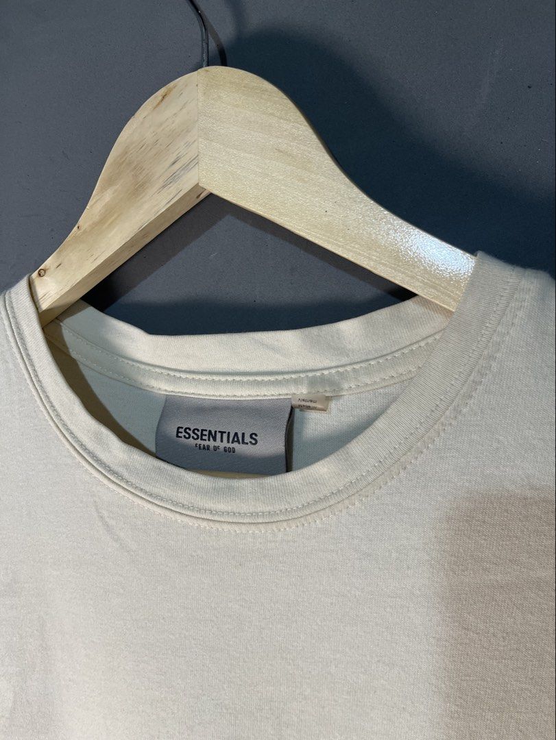 ESSENTIALS (Category: Announcements) located in Palo. Submitted by marllennon (Listing ID 1464196972, Image 3). Description: Good condition color rate : 9/10 Sise on tag : Medium free sf location : Tacloban | Palo leyte.