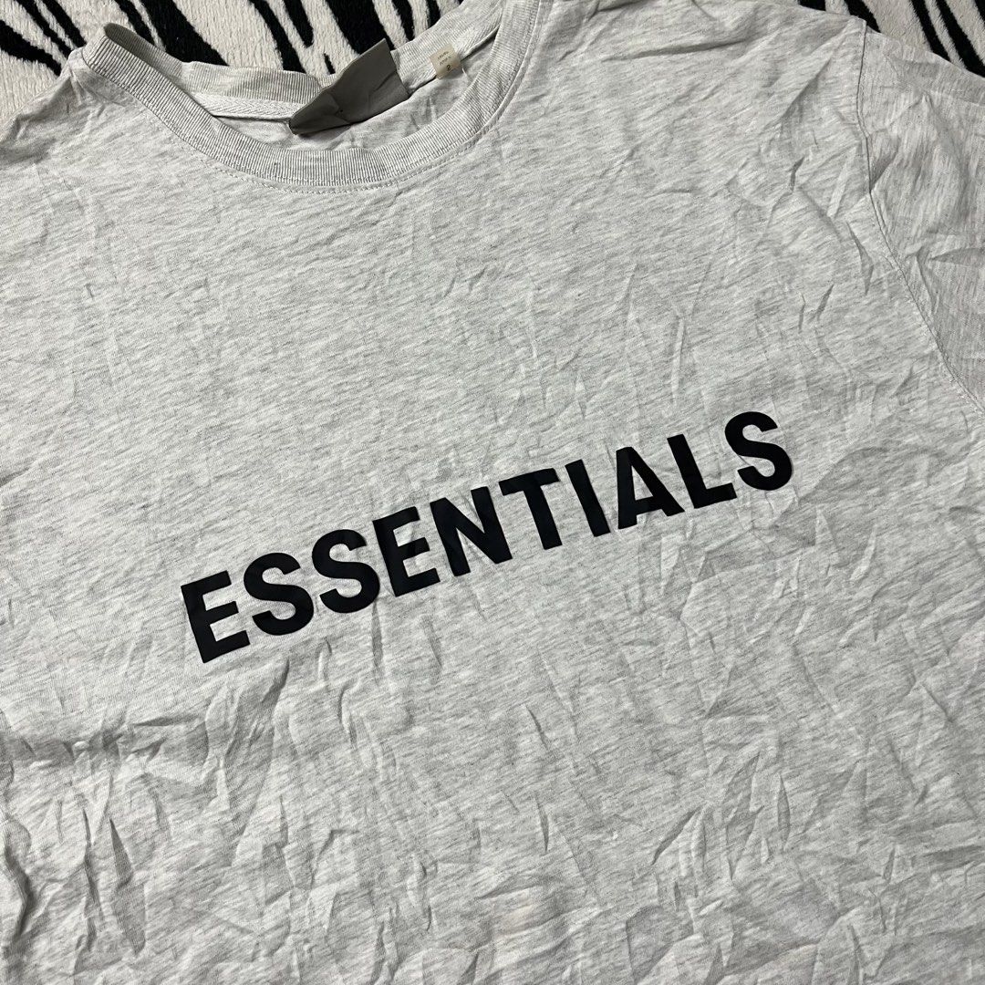 Essentials script tshirt (Category: Tshirts & Polo Shirts ) located in Manila. Submitted by royaldripmanila (Listing ID 1464277767, Image 2). Description: Sign of usage W22 L29.5.