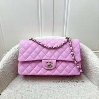 (Category: ) located in . Submitted by brands_lover (Listing ID 1464180130, Image 1). Description: .