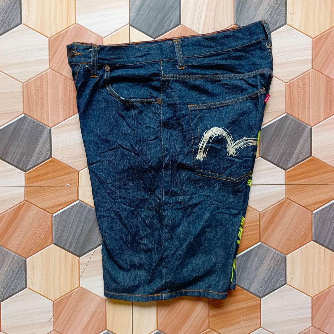 Evisu x Japanese Dragon Denim Short (Category: Shorts) located in Maramag. Submitted by thrifty777 (Listing ID 1464332849, Image 2). Description: Evisu Brand New Condition Waist: 34 Height 22.5 Location Maramag Bukidnon.