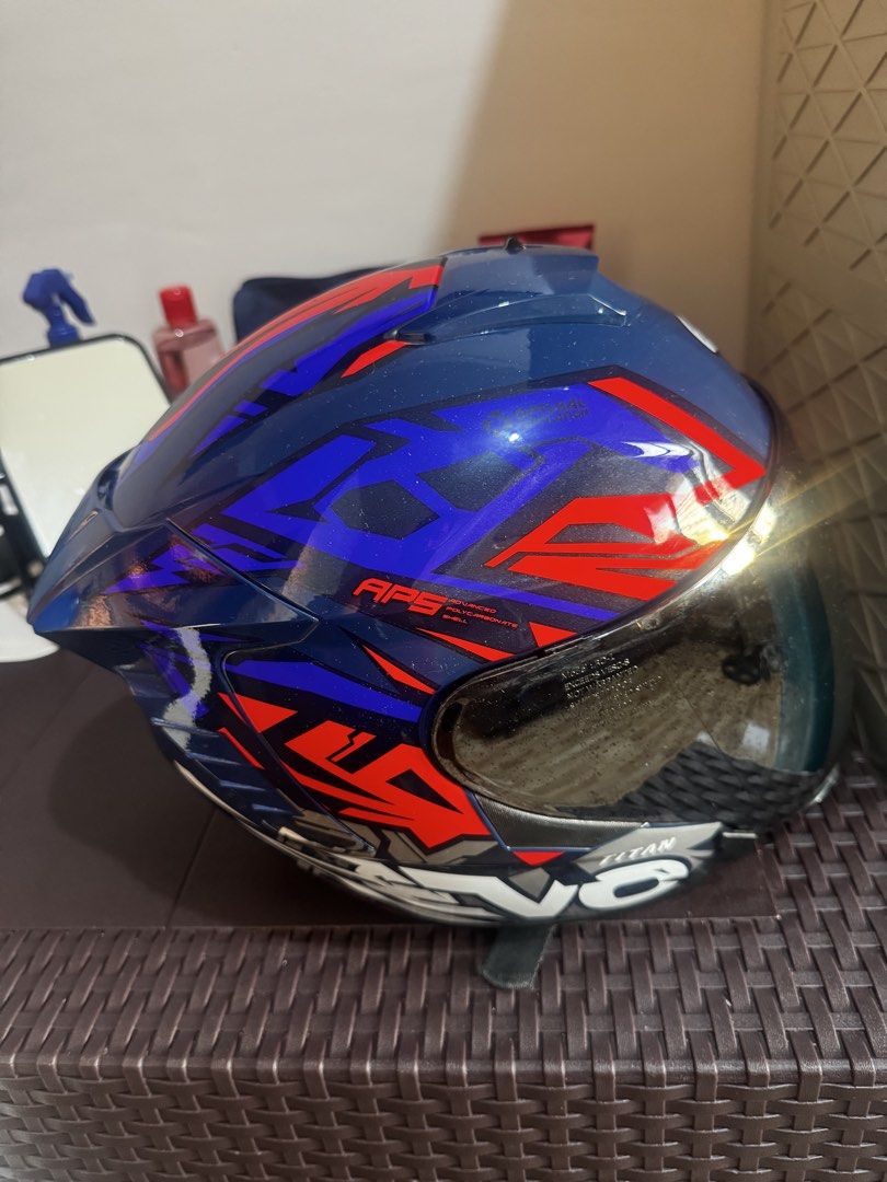 EVO Helmet for Sale (Category: Helmets and other Riding Gears) located in Manila. Submitted by programmerslove88 (Listing ID 1464143954, Image 3). Description: .