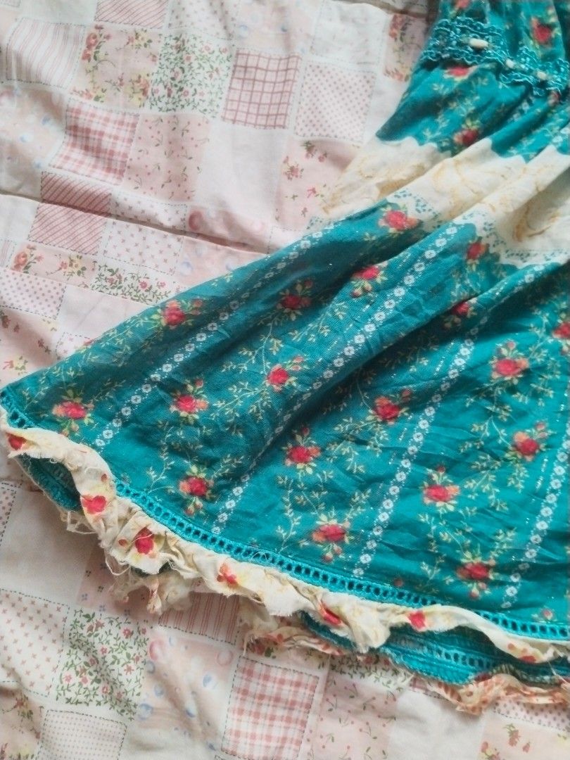 floral patterned dress (Category: Dresses) located in Cebu City. Submitted by thrift_with_anjel (Listing ID 1464227935, Image 3). Description: ❀.ೃ࿔floral patterned dress❀.ೃ࿔* 🌹Brand: no tag Japanese washtag 🌸Bust: 32-36 🌸Waist: 24-32 🌸Lenght: 31.5 🌷Mine: 99(AU).