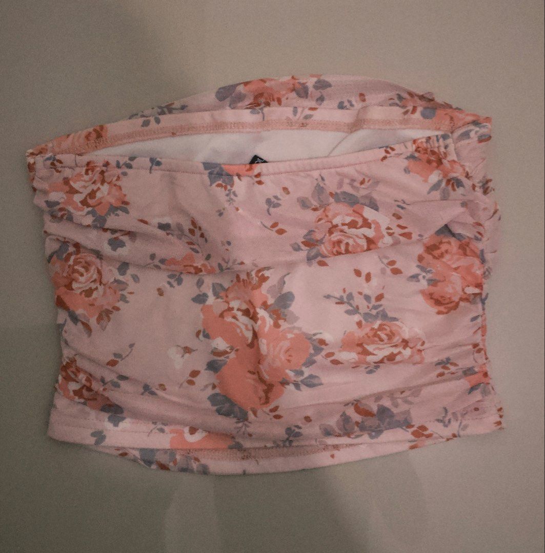 Floral Print Ruched Mesh Tube Top (Category: Others Tops) located in Rodriguez. Submitted by urforeverrina (Listing ID 1464312113, Image 2). Description: I’ve used this top twice, it is perfect with skirt. It still looks like a brand new and the stiching is still nice. .