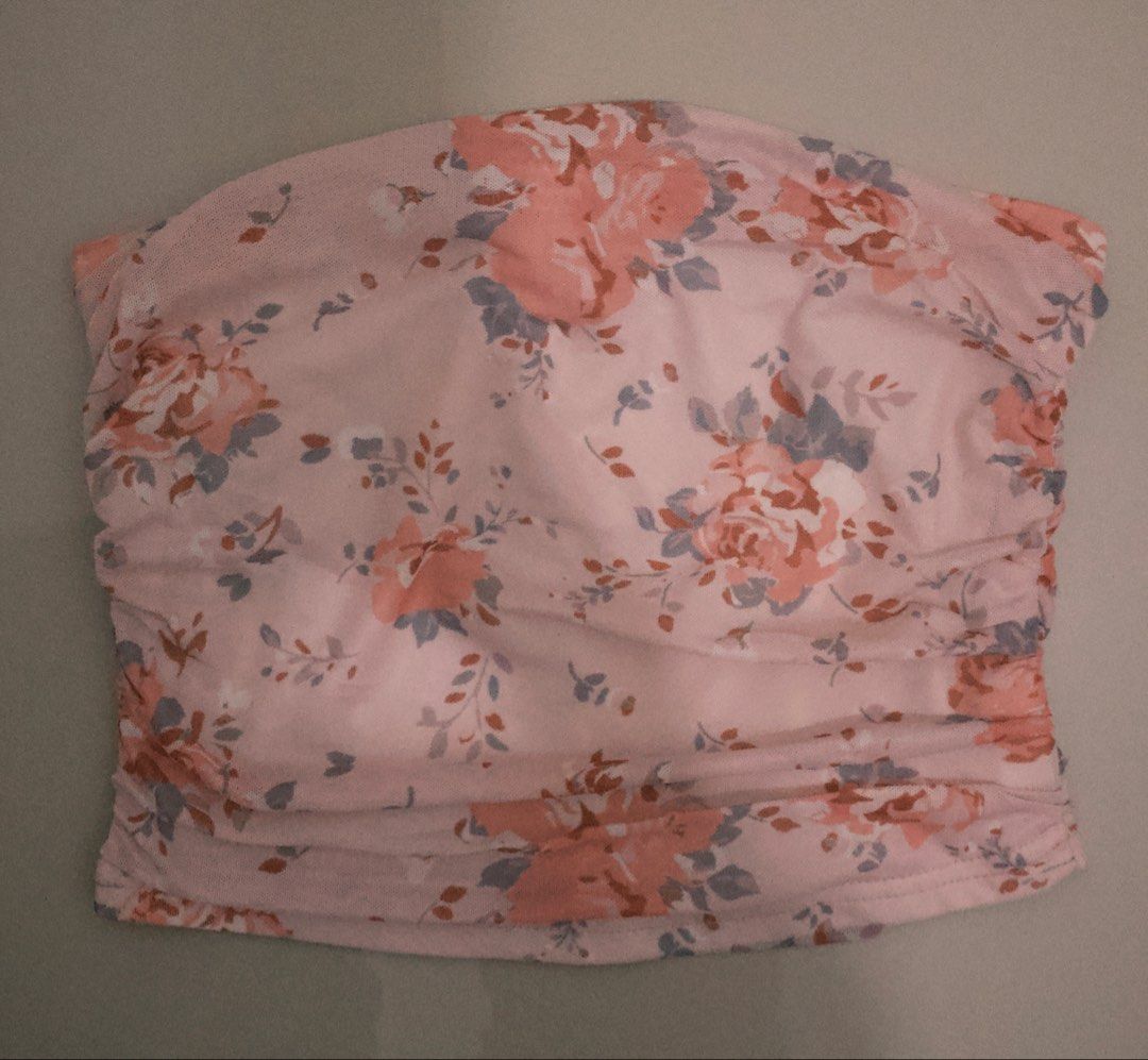 Floral Print Ruched Mesh Tube Top (Category: Others Tops) located in Rodriguez. Submitted by urforeverrina (Listing ID 1464312113, Image 1). Description: I’ve used this top twice, it is perfect with skirt. It still looks like a brand new and the stiching is still nice. .