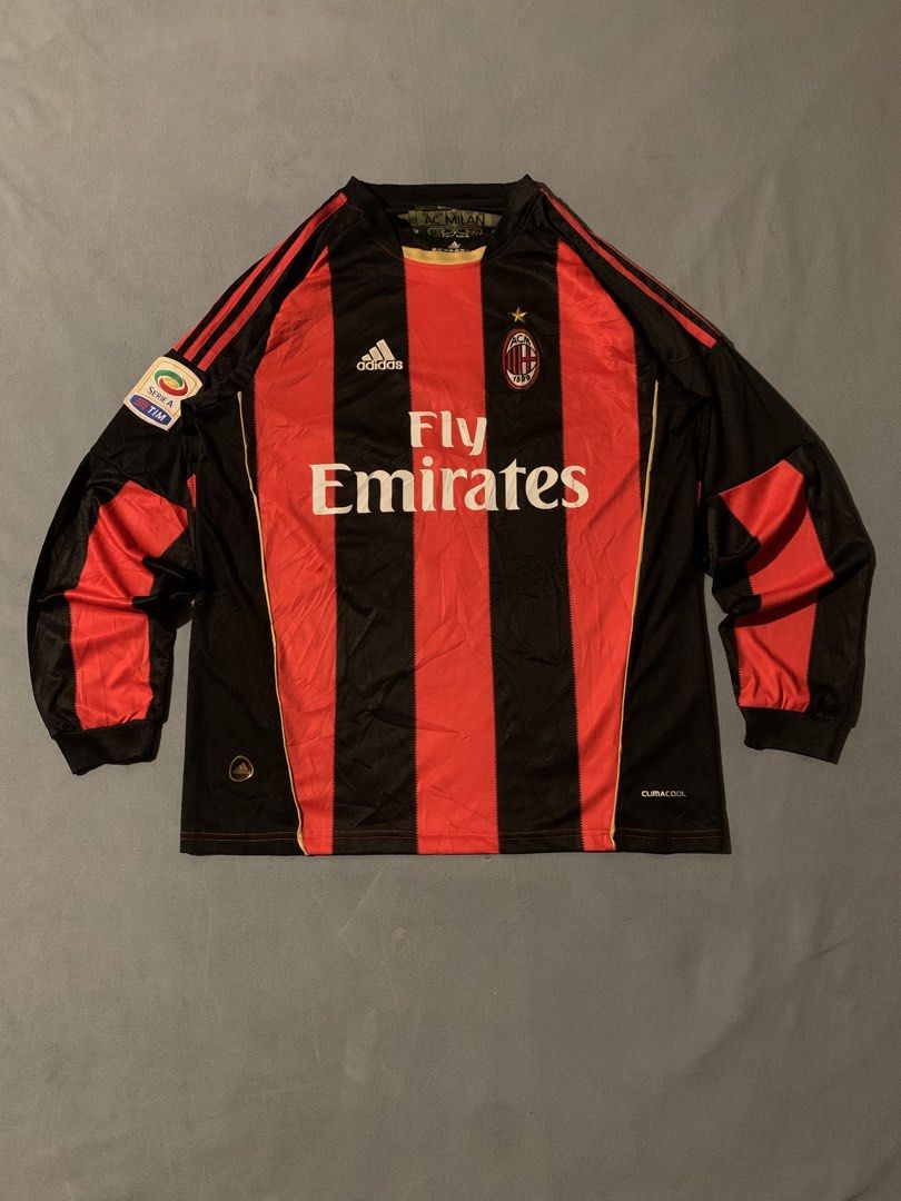 FLY EMIRATES LONGSLEEVE SOCCER JERSEY (Category: Tshirts & Polo Shirts ) located in Cavite. Submitted by thrift_2find (Listing ID 1464345133, Image 1). Description: issue crack .