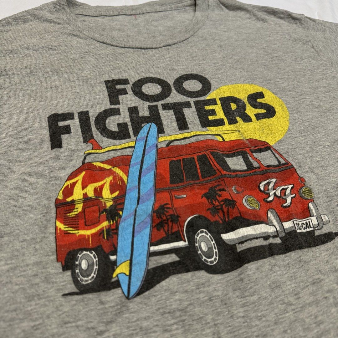 FOO FIGHTERS (Category: Tshirts & Polo Shirts ) located in Pasig City. Submitted by jaaard (Listing ID 1464242325, Image 2). Description: Foo fighters Size L cut tag 22x28 Good condition.