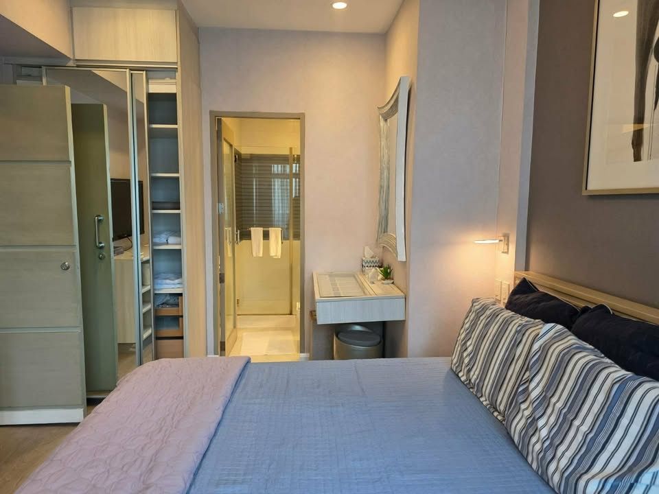 FOR LEASE: BLUE SAPPHIRE RESIDENCES BGC (Category: Apartments & Condos) located in Caloocan City. Submitted by aysalpha01 (Listing ID 1464158877, Image 3). Description: FOR LEASE: BLUE SAPPHIRE RESIDENCES Unit 21H 1 Bedroom with Balcony 48 sqm PHP 65,000.00 Inclusive of Dues Fully Furnished 1 Parking Slot.