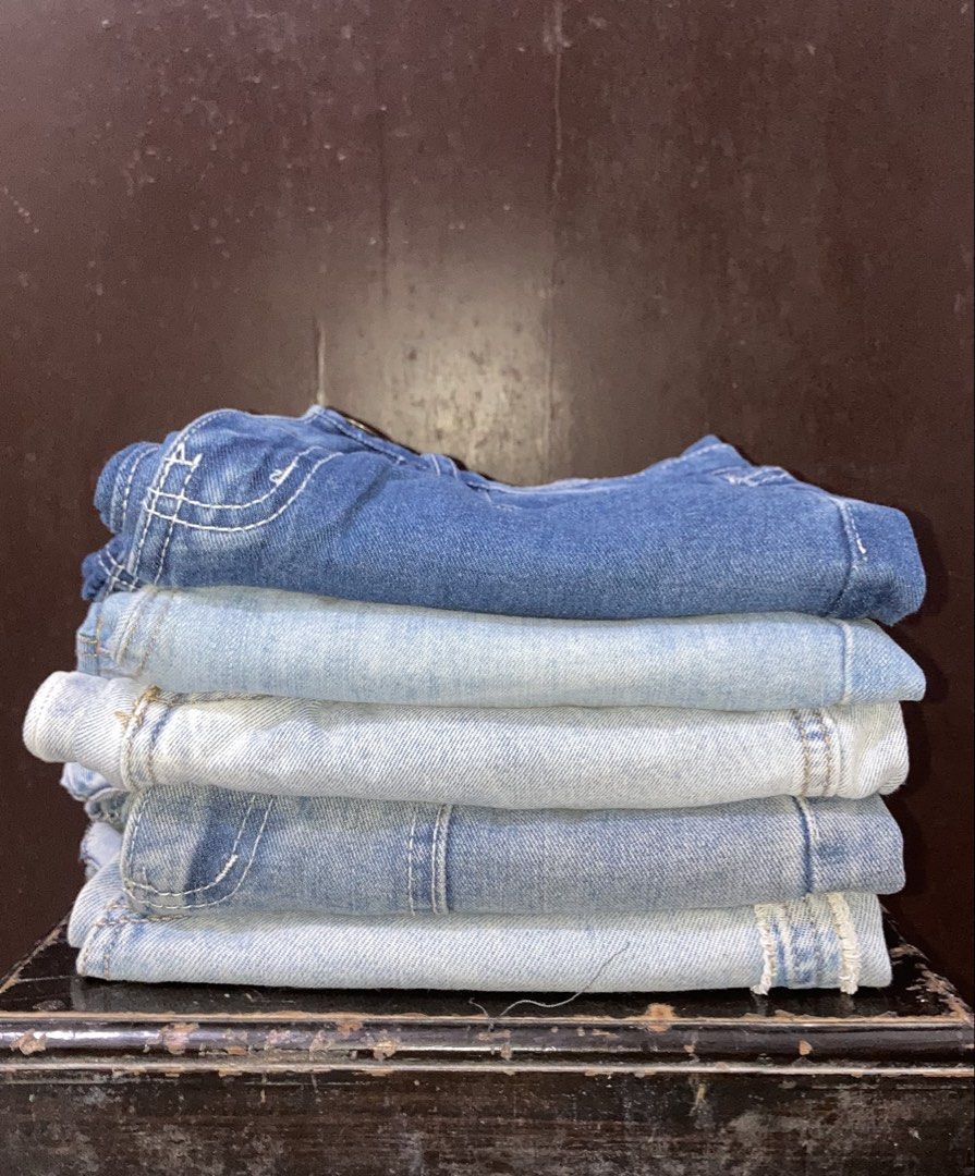 FOR TAKE ALL Denim Jeans (Bundle/Assorted/Set) - Various Washes and Styles (Category: Jeans) located in Daraga. Submitted by nanasnonsense (Listing ID 1464236463, Image 1). Description: Take All 5 Assorted Jeans - wide leg, straight cut, and bootcut/flared jeans - sizes 25-27 - these are all thrifted so manage your expectations - see last pic for the flaw of the fifth jeans.
