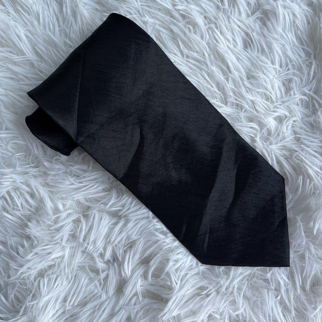 Fratello Hand Made Black Tie (Category: Ties) located in Cuyapo. Submitted by Ashtyn.Pre.Loved (Listing ID 1464203786, Image 1). Description: - Classic black tie from Fratello - Handmade quality - Subtle textured fabric pattern - Ideal for formal events and business wear - Simple and versatile accessory - A wardrobe staple.