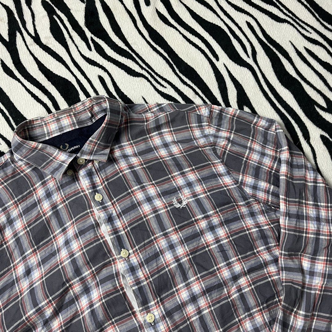 Fred perry button down polo (Category: Tshirts & Polo Shirts ) located in Manila. Submitted by royaldripmanila (Listing ID 1464279744, Image 2). Description: No issue W21.5 L30.