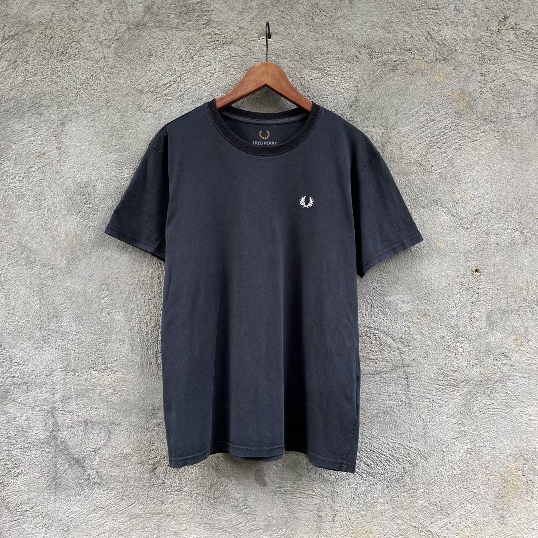 FRED PERRY CREW NECK (Category: Tshirts & Polo Shirts ) located in Manila. Submitted by flippinn (Listing ID 1464285672, Image 1). Description: XL 21W28L Excellent Lalamove or J&t Express + Shipping fee.