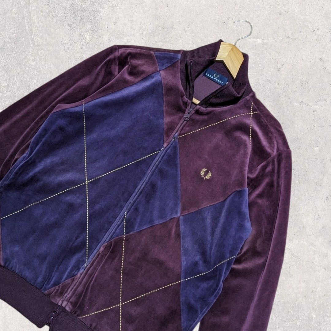 Fred Perry Jacket (Category: Coats, Jackets and Outerwear) located in San Juan City. Submitted by 4keeps.mnl (Listing ID 1464291560, Image 2). Description: AUTHENTIC ✅ ORIGINAL Condition: 9.5/10 Small Issue: None.