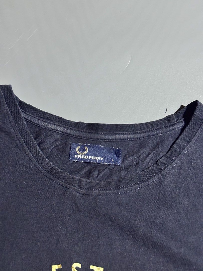 FRED PERRY OUTLINE WRATH (Category: Activewear) located in Makati City. Submitted by js.street.finds (Listing ID 1464305980, Image 2). Description: DIMES 20/26.5 EXCELLENT CONDI.