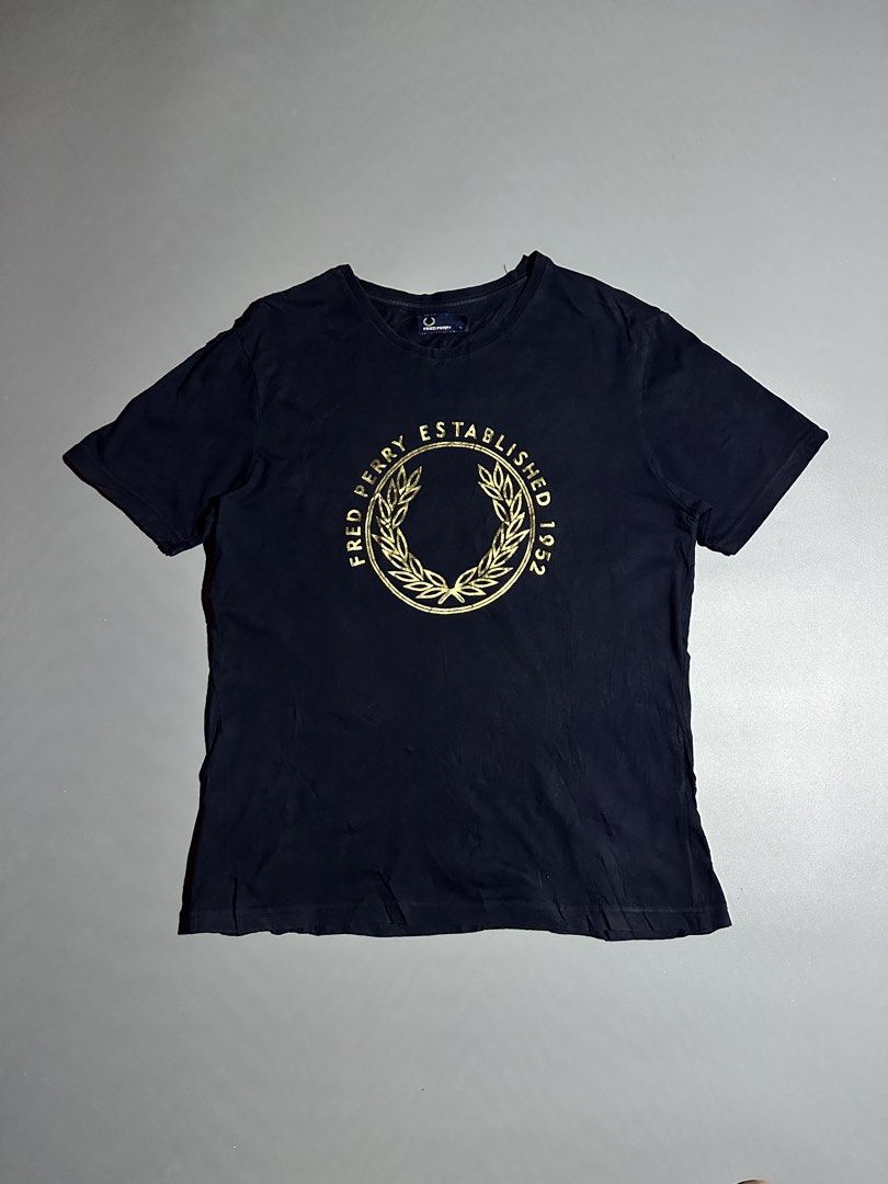 FRED PERRY OUTLINE WRATH (Category: Activewear) located in Makati City. Submitted by js.street.finds (Listing ID 1464305980, Image 1). Description: DIMES 20/26.5 EXCELLENT CONDI.
