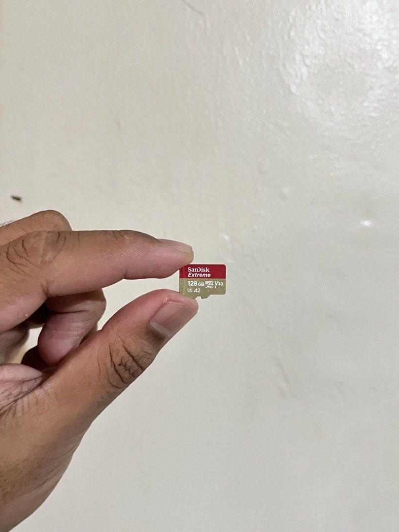 FS: Insta 360 Ace Pro 1 (Category: Other Gadgets) located in Caloocan City. Submitted by rfcarino (Listing ID 1464228300, Image 3). Description: ₱15,500 nego Inclusions: Box Extra battery Case Type-C to C Cable Ulanzi Tripod 128gb San Disk Extreme Pro V30 Standard Mount Flexible Adhesive Mount.