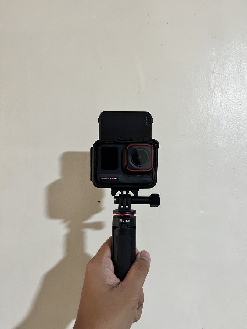 FS: Insta 360 Ace Pro 1 (Category: Other Gadgets) located in Caloocan City. Submitted by rfcarino (Listing ID 1464228300, Image 1). Description: ₱15,500 nego Inclusions: Box Extra battery Case Type-C to C Cable Ulanzi Tripod 128gb San Disk Extreme Pro V30 Standard Mount Flexible Adhesive Mount.