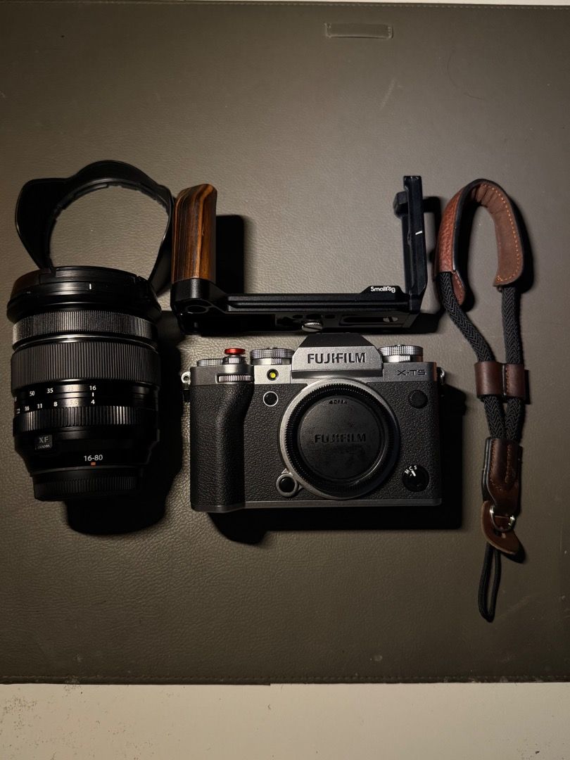 Fujifilm X-T5 Mirrorless Camera Silver with Lens (Category: Cameras) located in Caloocan City. Submitted by rcproject-15 (Listing ID 1464192962, Image 1). Description: 📷 FOR SALE: FUJIFILM X-T5 + XF 16-80mm F4 OIS WR Pre-loved | Mint condition | Low shutter count | Complete with box Letting go of my Fujifilm X-T5 setup. Very lightly used and well taken care of. No known issues and everything is in excellent working condition. FUJIFILM X-T5 BODY 