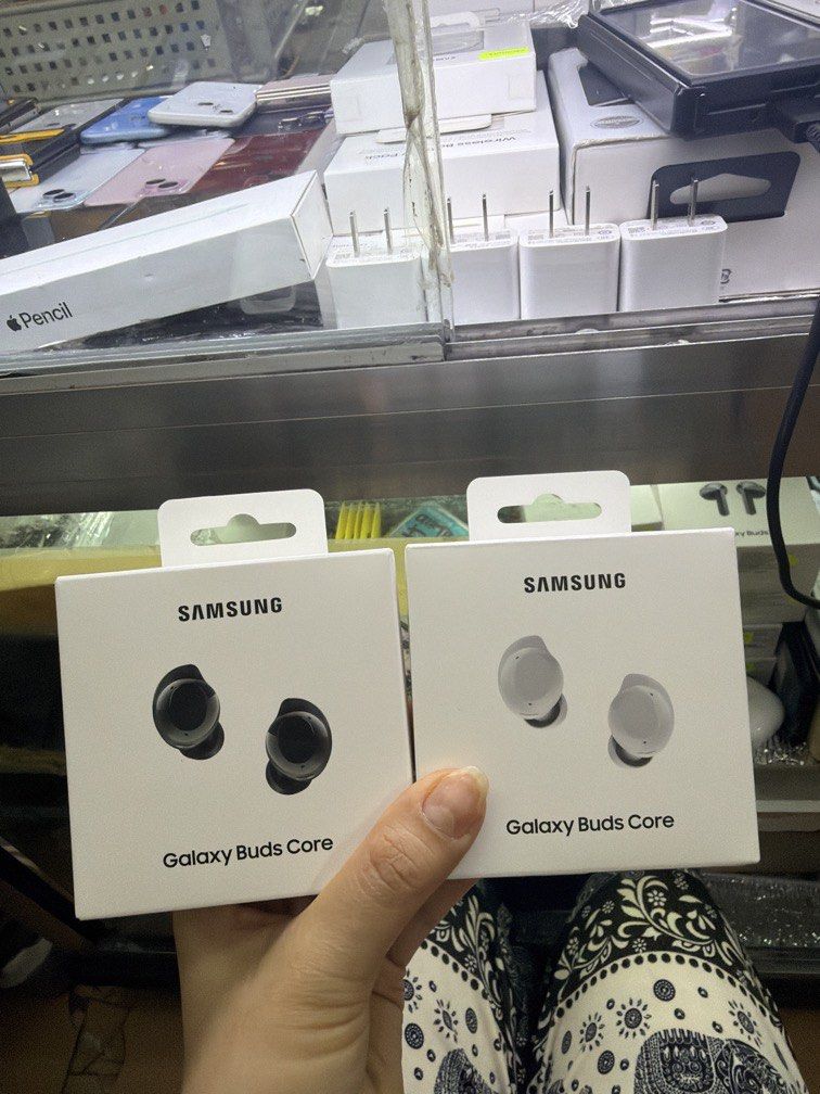 Galaxy buds Core Brandnew (Category: Earphones) located in San Juan City. Submitted by mobileterritory2012 (Listing ID 1464189611, Image 1). Description: Brandnew Sealed Original Pick up store Unit 25 Theatermall San juan Greenhills Jean 09354087459 Lbc with DP Jnt payment 1st Lalamove,grab Cod personal rider Loc theatremall Greenhills .