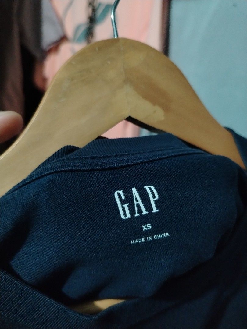GAP (Category: Tshirts & Polo Shirts ) located in Bocaue. Submitted by adrianberi35876 (Listing ID 1464241514, Image 3). Description: GAP Width:20.4 Length:25.4 Oversize XS on tag fit To Medium Condition:9.2/10 Color Rate:9.5/10 Issue:🚫 📩 📩 📩 📍 Bocaue,Bulacan.