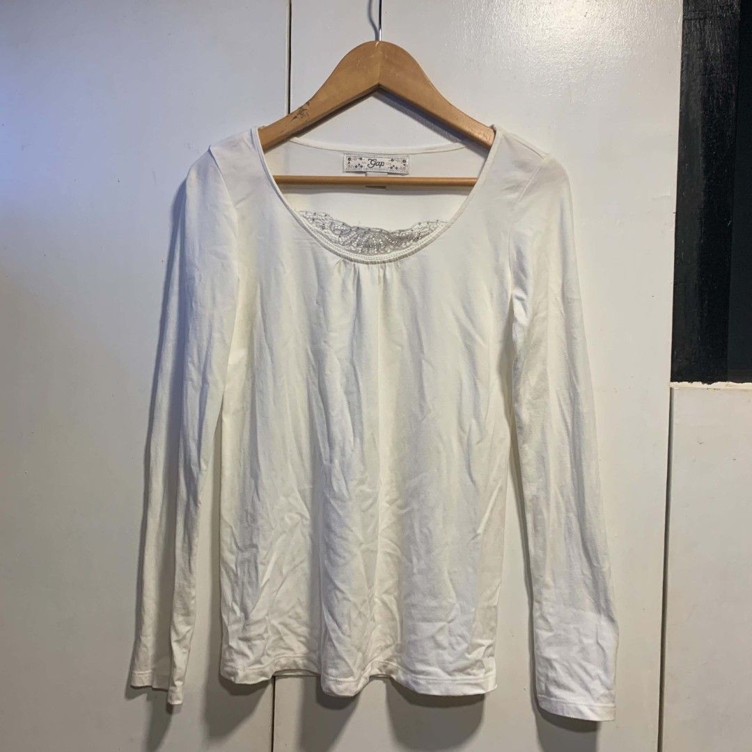 GAP axes femme (Category: Shirts) located in Valencia. Submitted by kentmorgia.462 (Listing ID 1464184723, Image 1). Description: .