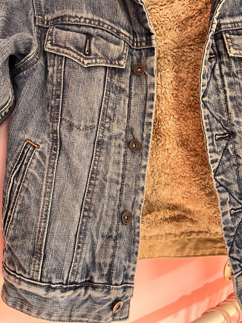 GAP DENIM JACKET (Category: Babies & Kids Fashion) located in Manila. Submitted by lucas21 (Listing ID 1464354184, Image 3). Description: - FROM US - 10 TO 12 YRS OLD .