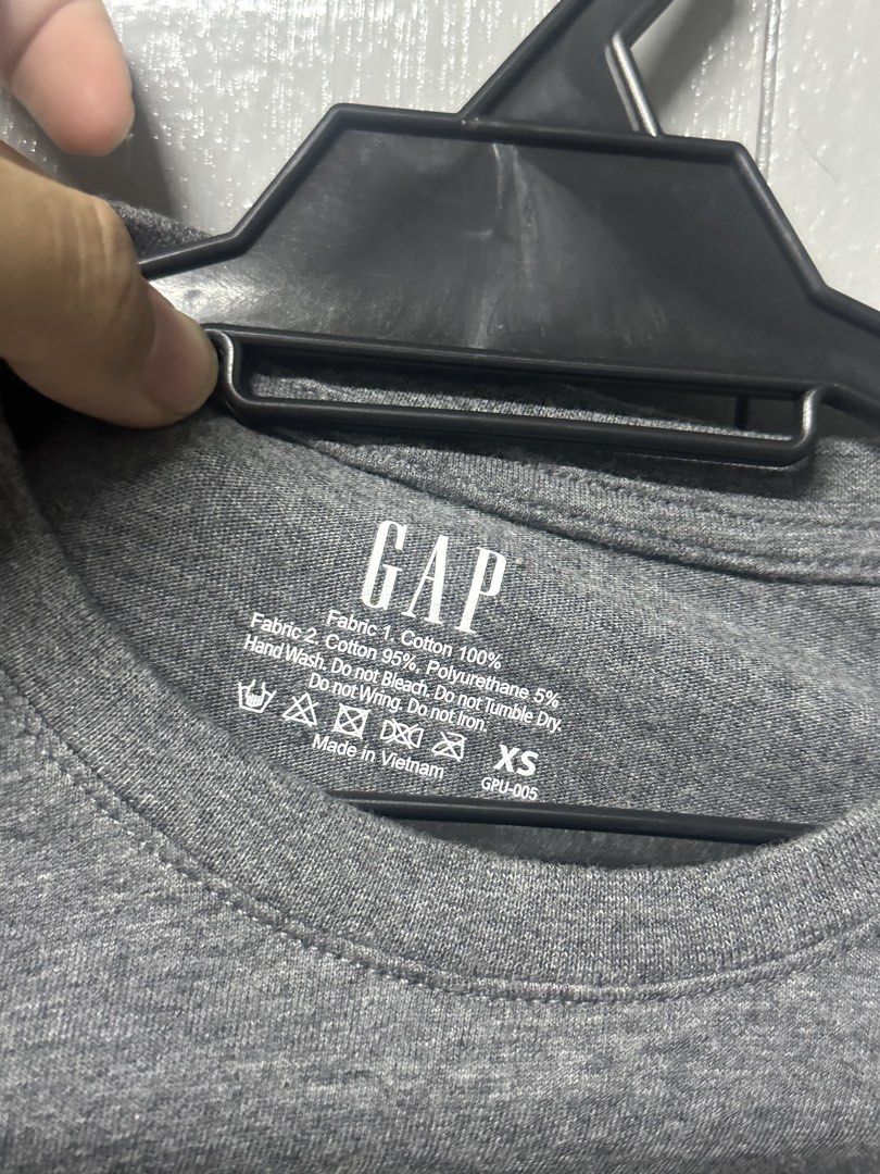 GAP Longsleeve (Category: Tshirts & Polo Shirts) located in Batu Pahat. Submitted by caistore_ (Listing ID 1464321663, Image 3). Description: Pit 17/23, size XS Condition 9/10.