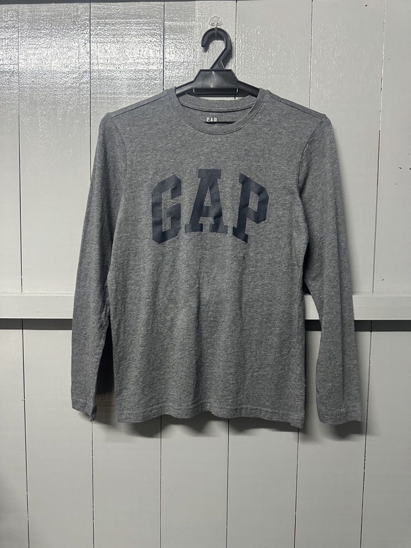 GAP Longsleeve (Category: Tshirts & Polo Shirts) located in Batu Pahat. Submitted by caistore_ (Listing ID 1464321663, Image 1). Description: Pit 17/23, size XS Condition 9/10.