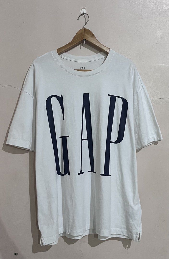 GAP TEE (Category: Tshirts & Polo Shirts ) located in Matanao. Submitted by eyyymar (Listing ID 1464289300, Image 1). Description: Gap Tee -Dimes:25x30 -Good as new -Issue: None .