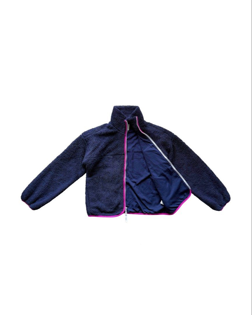 GAP Womens Faux Sherpa Jacket (Category: Coats, Jackets and Outerwear) located in Manila. Submitted by morf_sply (Listing ID 1464287488, Image 2). Description: Lightweight fleece with stand collar with chest pocket, front pockets with fleece lining. Longsleeves. Zip up front. Shoulder Width 22 in Pit to Pit 20 in Length 22 in Sleeves 20 in.