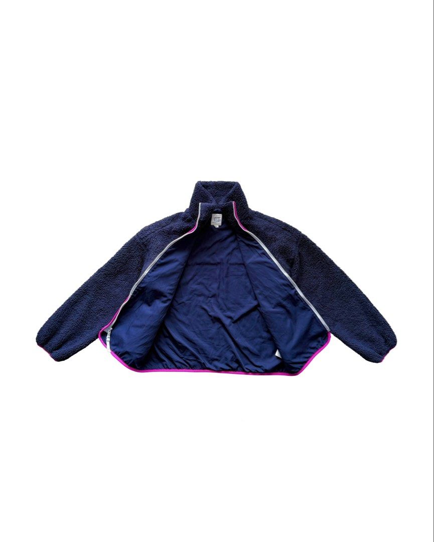 GAP Womens Faux Sherpa Jacket (Category: Coats, Jackets and Outerwear) located in Manila. Submitted by morf_sply (Listing ID 1464287488, Image 3). Description: Lightweight fleece with stand collar with chest pocket, front pockets with fleece lining. Longsleeves. Zip up front. Shoulder Width 22 in Pit to Pit 20 in Length 22 in Sleeves 20 in.