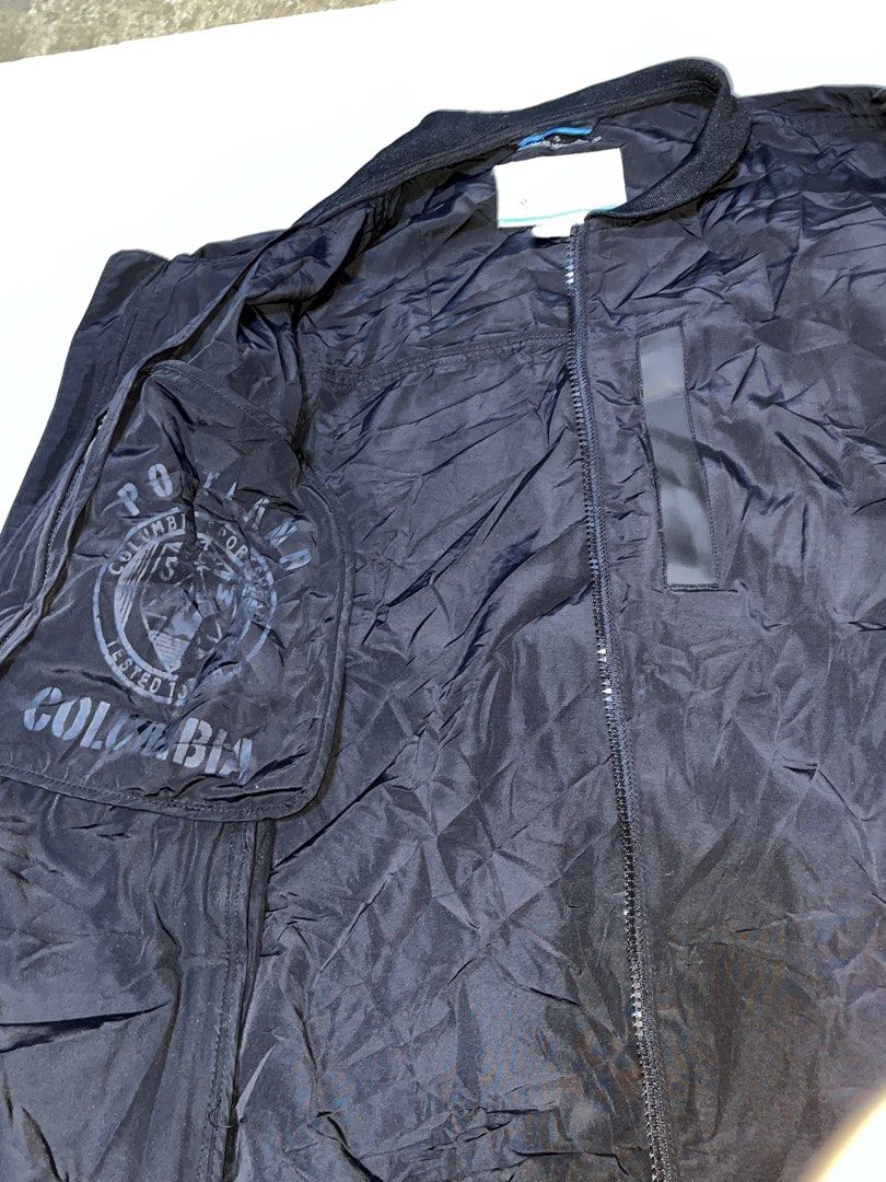 genuine Columbia Field Creek Pressure Shell Bomber Jacket (Category: Coats, Jackets and Outerwear) located in City of Isabela. Submitted by ibzagga (Listing ID 1464252437, Image 2). Description: Dimes 22x26.