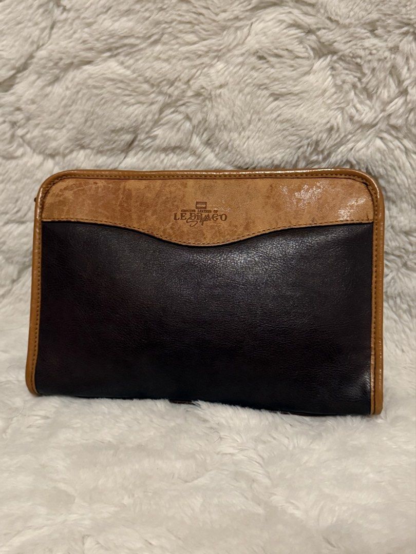 Genuine Leather clutch bag (Category: Clutches) located in Cavite. Submitted by _solidolo (Listing ID 1464277291, Image 1). Description: .