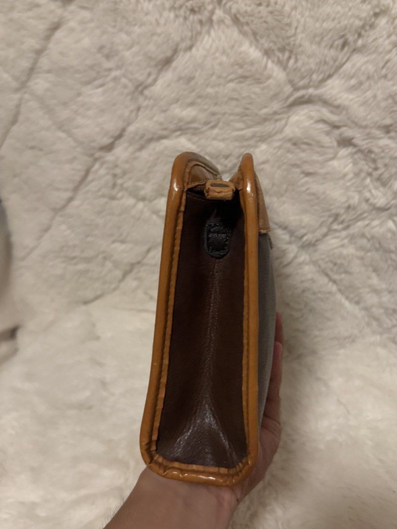 Genuine Leather clutch bag (Category: Clutches) located in Cavite. Submitted by _solidolo (Listing ID 1464277291, Image 3). Description: .