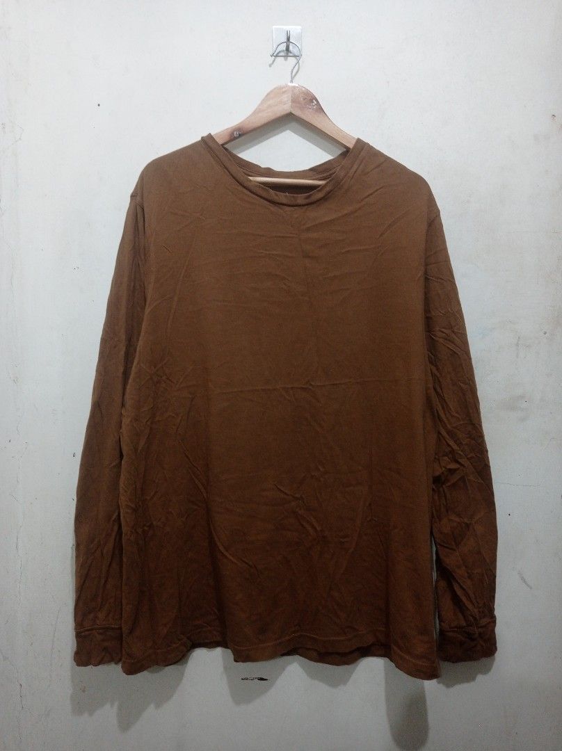 George Longsleeves (Category: Coats, Jackets and Outerwear) located in Pasig City. Submitted by pureselectionapparel (Listing ID 1464179383, Image 1). Description: George Longsleeves 🏷️ Size 2XL on tag Dimes: 24width, 30.5length Excellent Condition No issues 250 plus ship Location Pasig City.