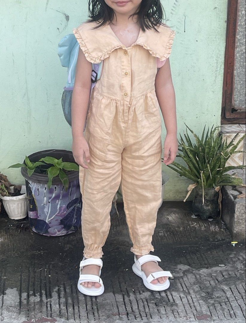Gingersnaps Jumpsuit (Category: Babies & Kids Fashion) located in Cabuyao City. Submitted by 11two_one (Listing ID 1464160212, Image 3). Description: Gingersnaps Jumpsuit (4y) fits 2-4 petite Mall bought price @1k+ No issue, rarely used Slightly negotiable Rfs decluttering, daughter already 5 yrs old .