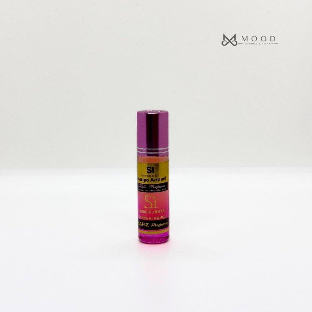 Giorgio Armani Si Eau de Parfum Rollerball (6ml) (Category: Fragrance & Deodorants) located in Imus. Submitted by moarashop (Listing ID 1464233984, Image 1). Description: Oil-based Eau de Parfume for women in a roll-on bottle (6ml) - Giorgio Armani Si Eau de Parfum - Convenient Rollerball format - 100% Alcohol - Travel size, perfect for on-the-go Sì Armani is an elegant and modern fragrance that celebrates femininity, strength, and grace. It blen