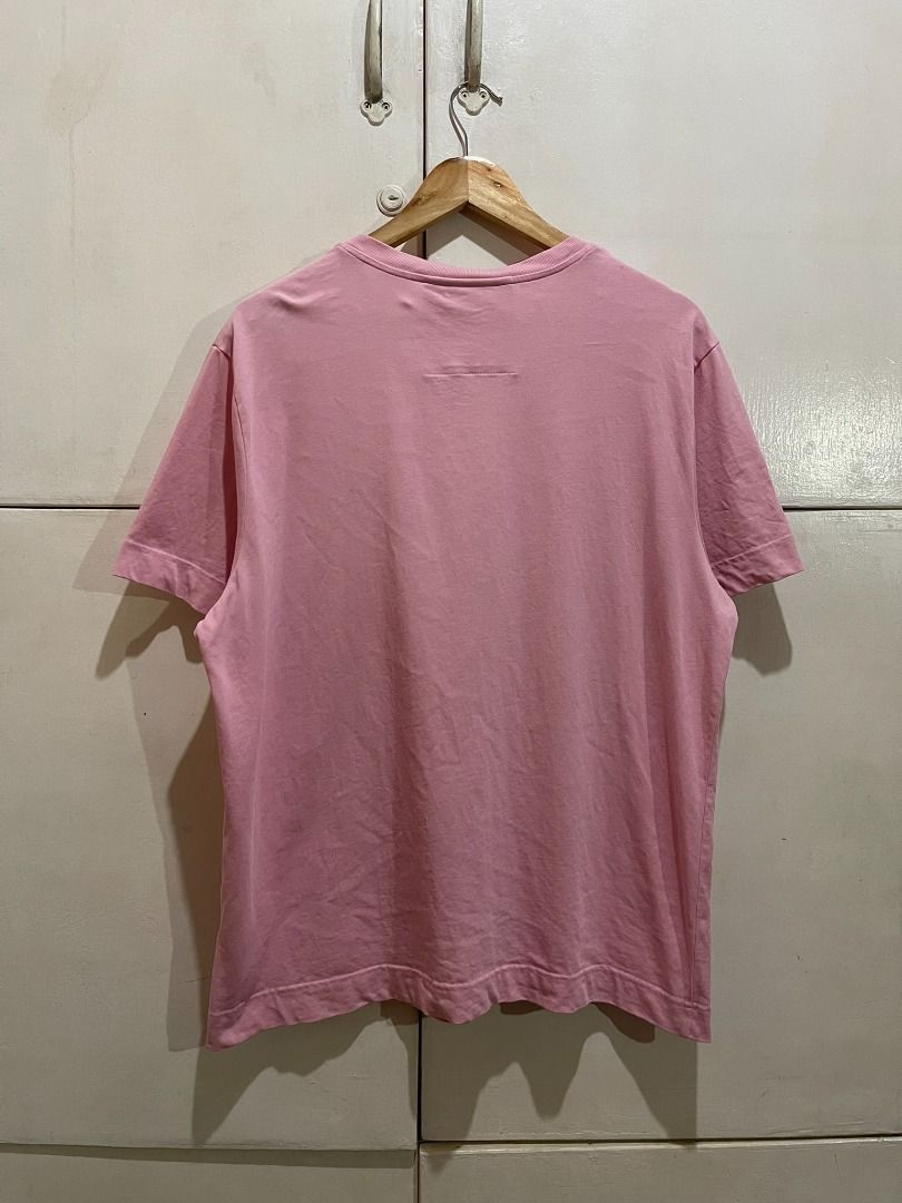 GIVENCHY 'HEART PINK TIGER' SHIRT (Category: Formal Shirts) located in Manila. Submitted by ako.si.lemmor (Listing ID 1464286882, Image 3). Description: This item is thrifted, manage your expectation. Dimes: 22.5X27 (L-XL) Color rate: 8.5/10 Issue: Slight print fade Ship at your own cost or pickup Mandaluyong..