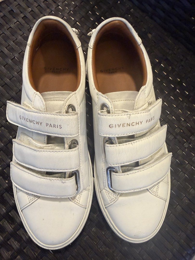 Givenchy sneakers (Category: Sneakers) located in Baguio. Submitted by deetalye (Listing ID 1464201341, Image 1). Description: Givenchy Paris 🤍 Authentic Givenchy Paris shoes in white with a classic, timeless design. ✨ Size: 35 ✨ Color: White ✨ Made in Portugal 🇵🇹 ✨ Genuine leather ✨ Elegant and versatile ✨ Pre-loved condition with minimal signs of use A beautiful classic pair that’s easy to style and perfect for everyday chic looks..